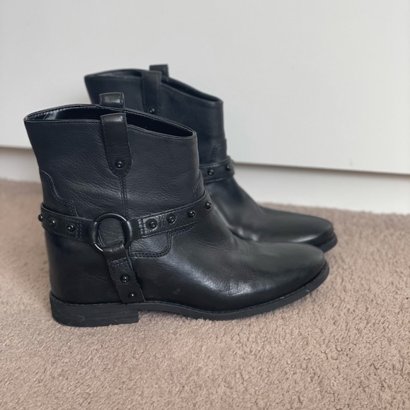 Leather booties size 7 - Picture 2 of 3